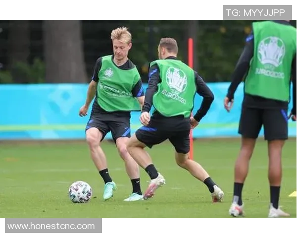 荷兰足球队球星高清图片展示风采与实力